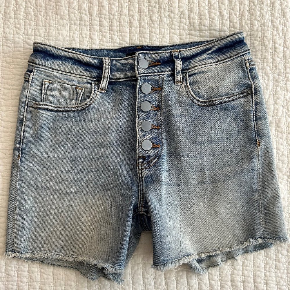 AQUA Button Front Jean Shorts